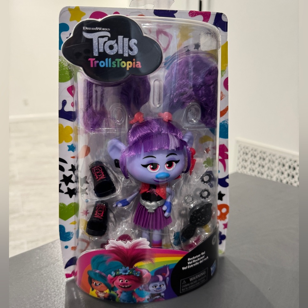 Dreamworks Trolls Trollstopia Rockstar Val Doll